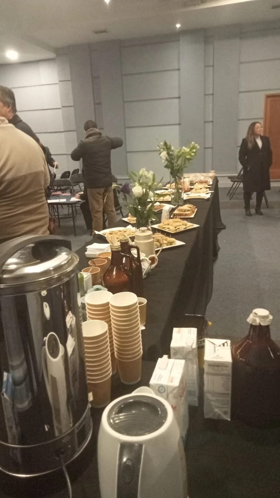 Bebidas calientes y bocados en evento Nathivo